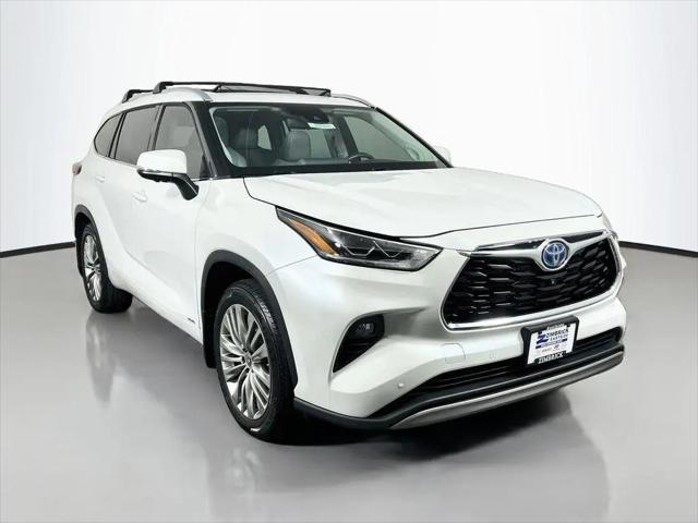 2023 Toyota Highlander Hybrid Platinum for sale in Madison, WI