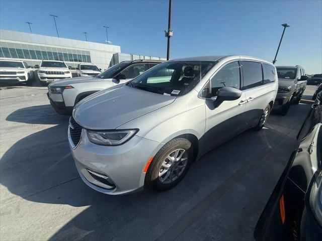 2023 Chrysler Pacifica Touring L for sale in Los Angeles, CA