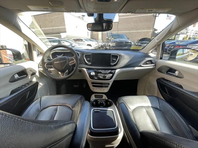 2022 Chrysler Pacifica Touring L