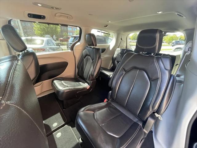 2022 Chrysler Pacifica Touring L
