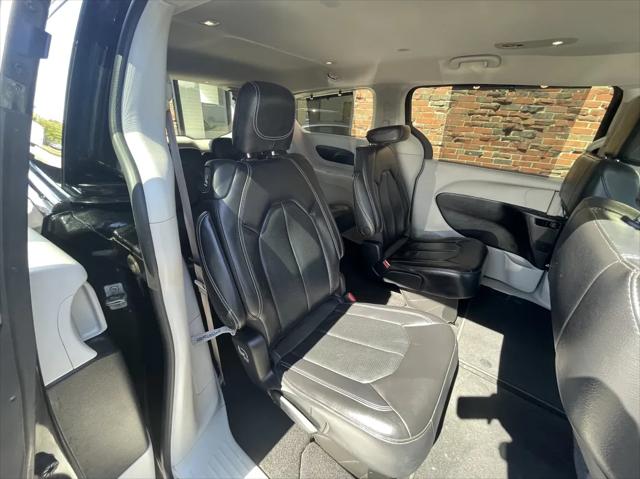 2022 Chrysler Pacifica Touring L