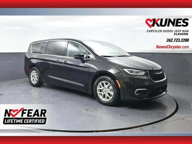 2023 Chrysler Pacifica Touring L for sale in Elkhorn, WI