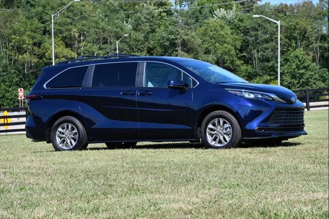 2025 Toyota Sienna LE for sale in Frankfort, KY