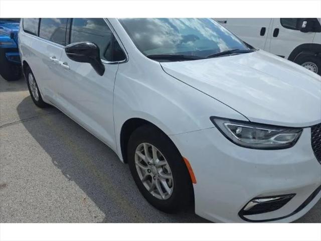 2026 Chrysler Pacifica Select for sale in East Dubuque, IL