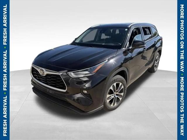 2021 Toyota Highlander XLE for sale in Cedar Rapids, IA