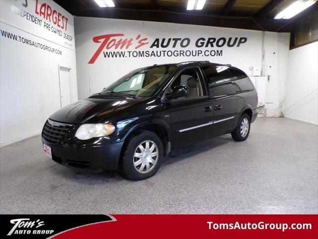 2007 Chrysler Town & Country Touring for sale in Des Moines, IA