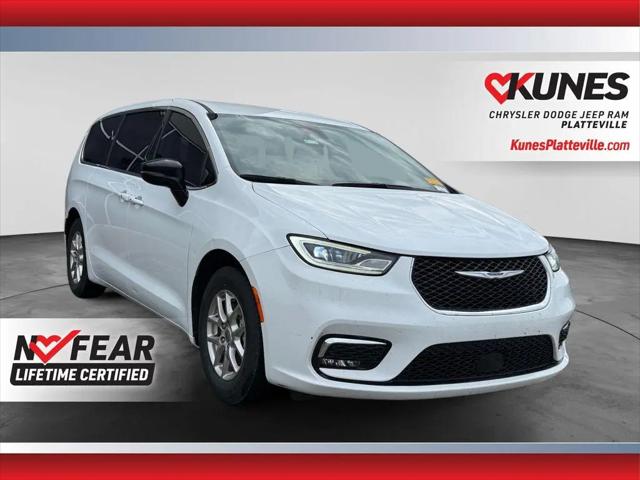 2024 Chrysler Pacifica Touring L for sale in Platteville, WI