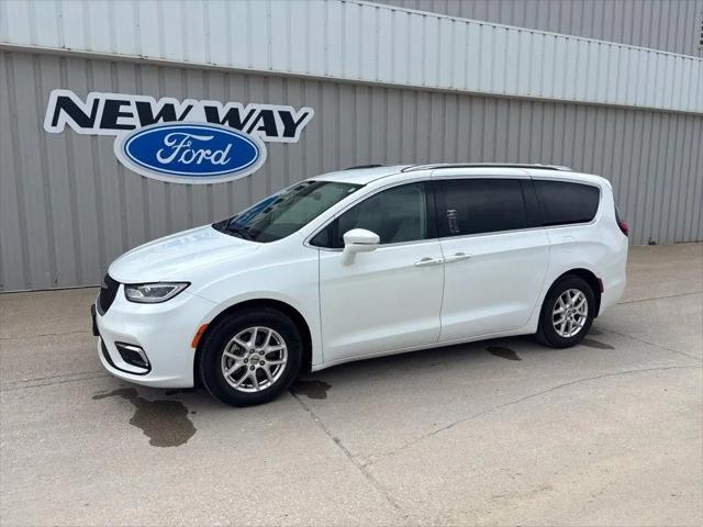 2021 Chrysler Pacifica Touring L for sale in Coon Rapids, IA