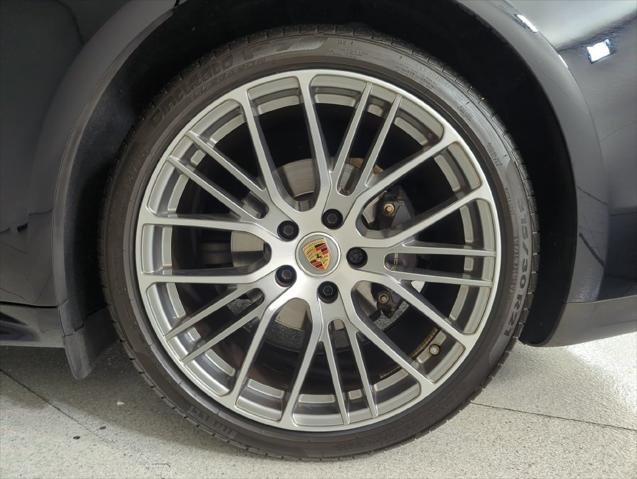 2023 Porsche Panamera 4 Platinum Edition