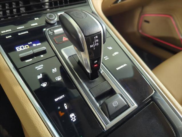 2023 Porsche Panamera 4 Platinum Edition