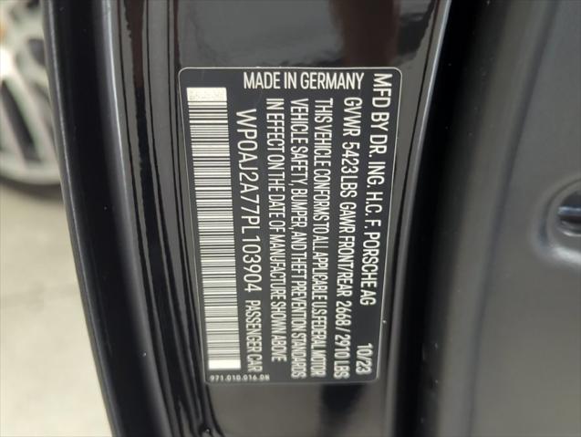 2023 Porsche Panamera 4 Platinum Edition