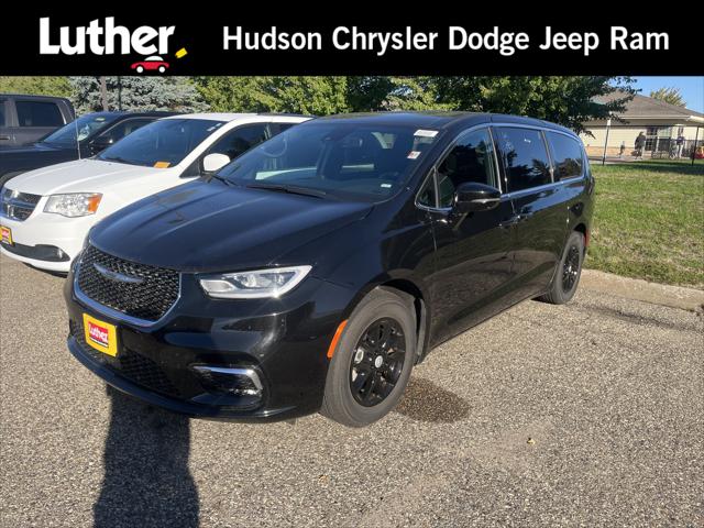 2026 Chrysler Pacifica Select for sale in Hudson, WI