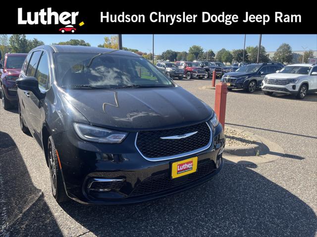 2024 Chrysler Pacifica Touring L for sale in Hudson, WI