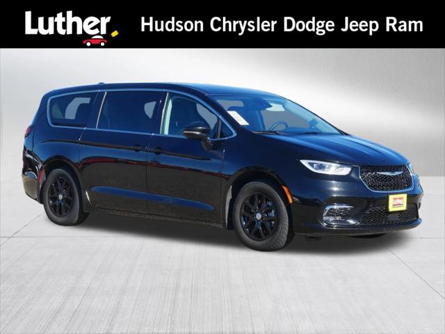 2024 Chrysler Pacifica Touring L for sale in Hudson, WI