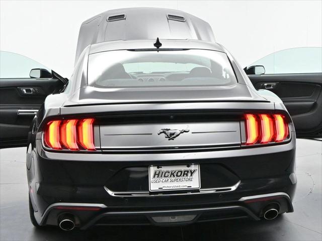 2022 Ford Mustang EcoBoost Fastback