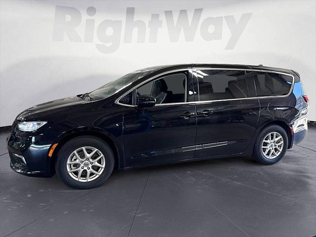 2024 Chrysler Pacifica Touring L for sale in Fairfield, OH
