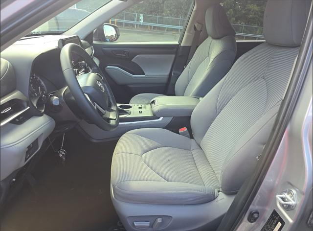 Used 2024 Toyota Highlander LE For Sale in Olive Branch, MS