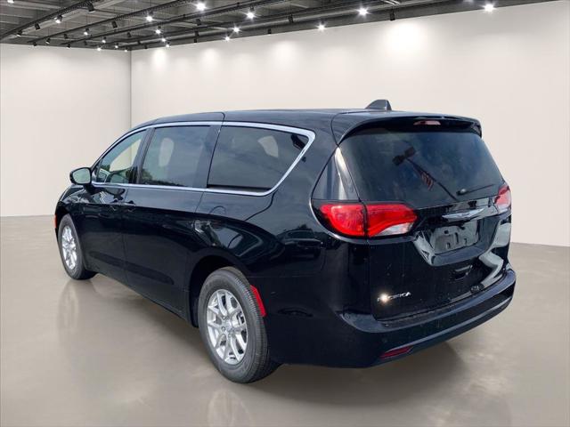2027 Chrysler Pacifica LX