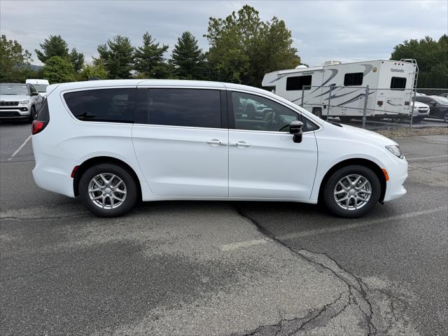 2027 Chrysler Pacifica LX