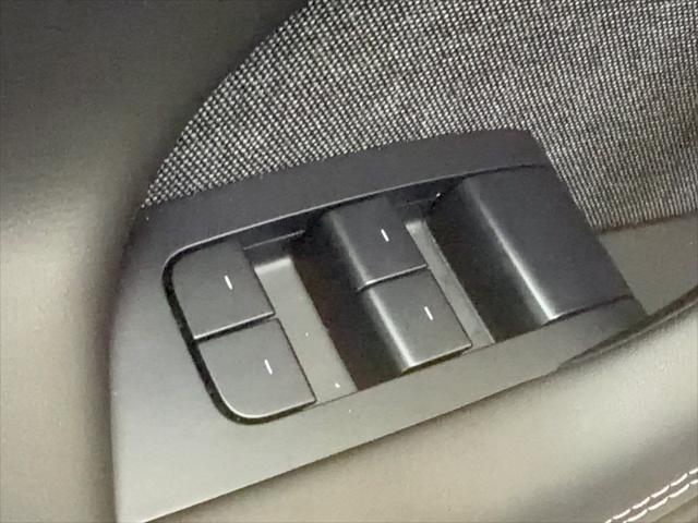 2023 Tesla Model X Base