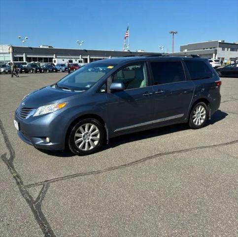 2015 Toyota Sienna XLE 7 Passenger for sale in West Hempstead, NY