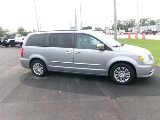 2015 Chrysler Town & Country Touring-L for sale in Bryan, OH