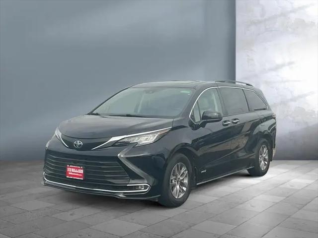 2021 Toyota Sienna XLE for sale in Sioux City, IA
