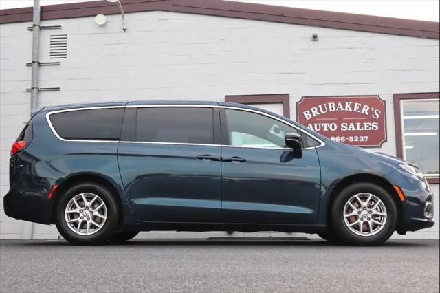 2025 Chrysler Pacifica Select for sale in Myerstown, PA