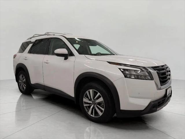 2025 Nissan Pathfinder SL 4WD for sale in Appleton, WI