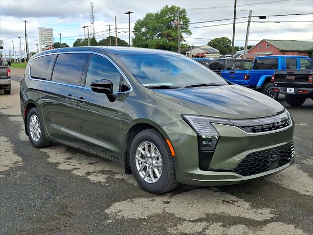2027 Chrysler Pacifica Select for sale in Quarryville, PA