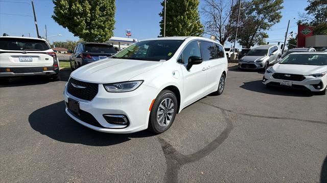 2024 Chrysler Pacifica Hybrid Select for sale in Redding, CA