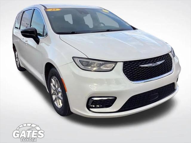 2025 Chrysler Pacifica Select for sale in South Bend, IN