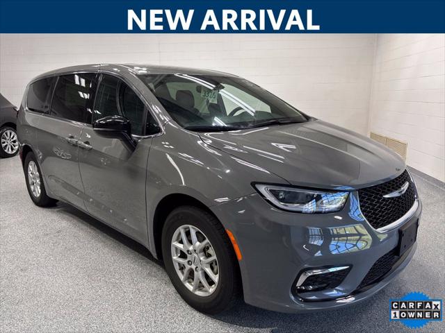 2025 Chrysler Pacifica Select for sale in Chilton, WI