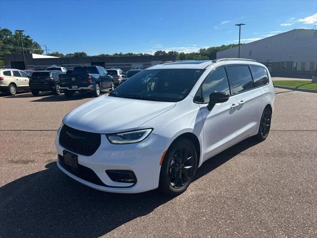 2025 Chrysler Pacifica Limited for sale in Wausau, WI