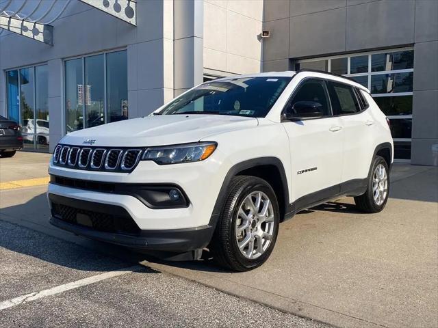 2025 Jeep Compass Latitude 4x4 for sale in Huntington, WV
