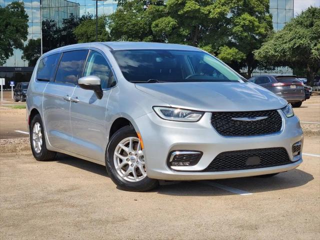 2023 Chrysler Pacifica Touring L for sale in Richardson, TX
