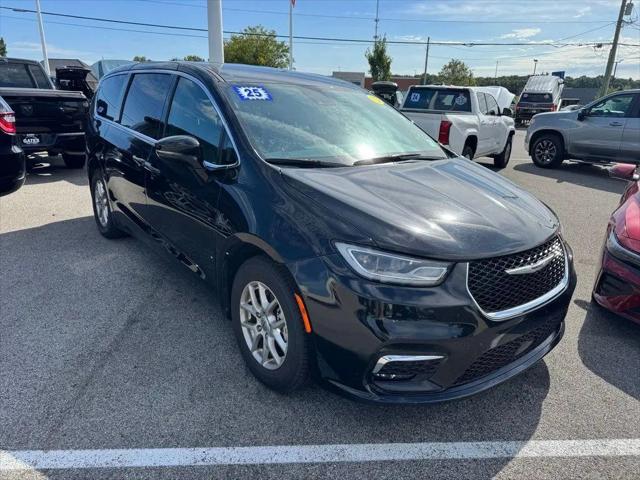 2025 Chrysler Pacifica Select for sale in Granger, IN
