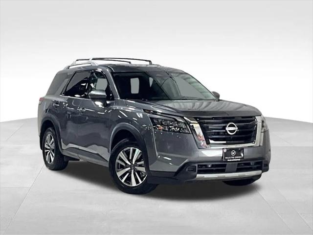 2025 Nissan Pathfinder SL 4WD for sale in Des Moines, IA