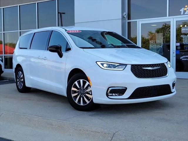 2025 Chrysler Pacifica Hybrid Select for sale in Battle Creek, MI