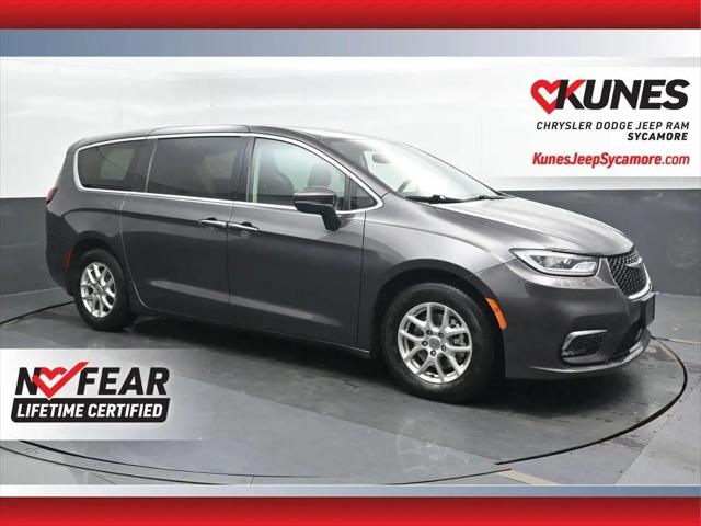 2023 Chrysler Pacifica Touring L for sale in Sycamore, IL