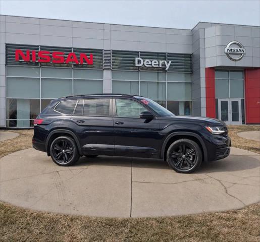 2023 Volkswagen Atlas 3.6L V6 SEL R-Line Black for sale in Dubuque, IA