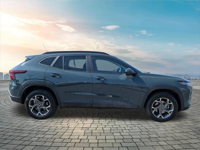 2025 Chevrolet Trax FWD LT