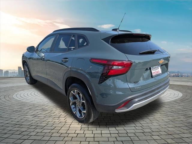 2025 Chevrolet Trax FWD LT