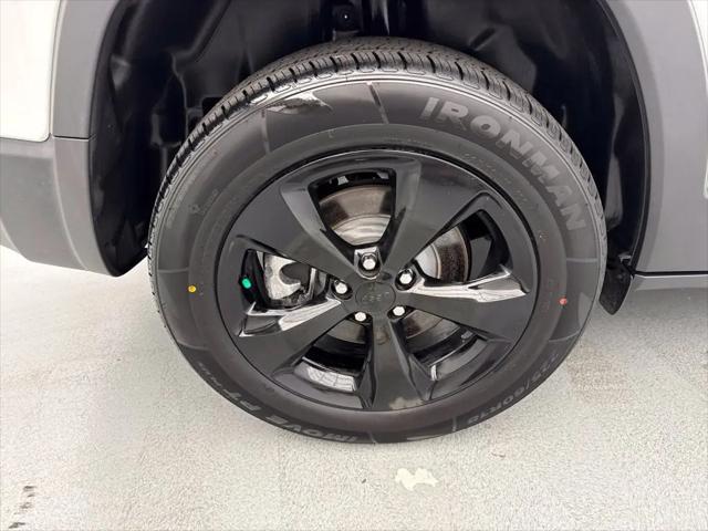 2023 Jeep Cherokee Altitude Lux 4x4