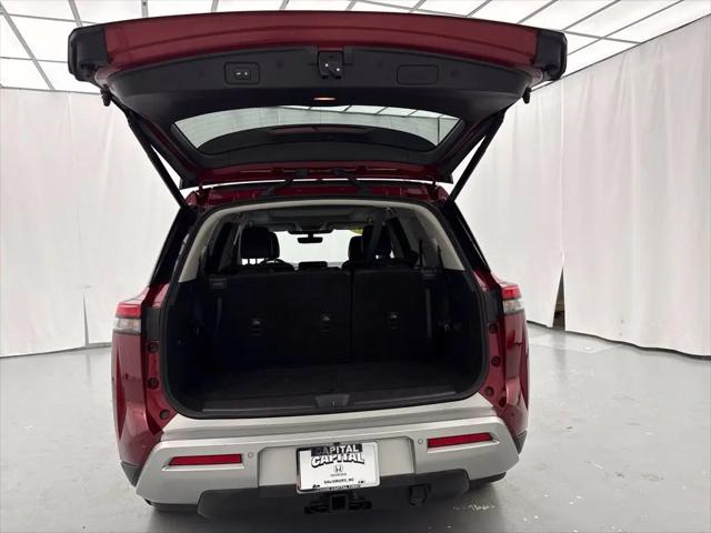 2023 Nissan Pathfinder SL 4WD