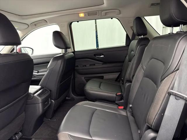 2023 Nissan Pathfinder SL 4WD