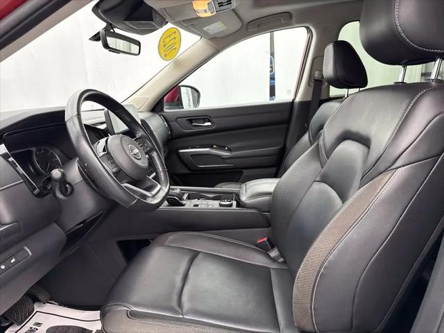2023 Nissan Pathfinder SL 4WD