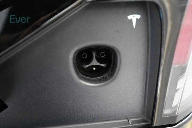 2023 Tesla Model X Standard Range