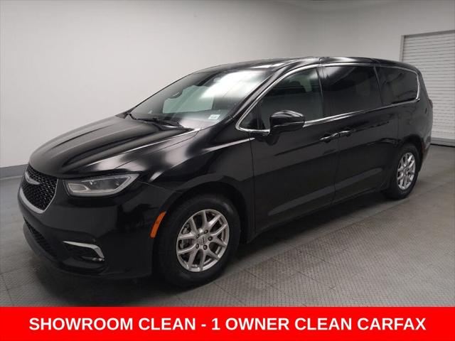2025 Chrysler Pacifica Select for sale in St Charles, IL