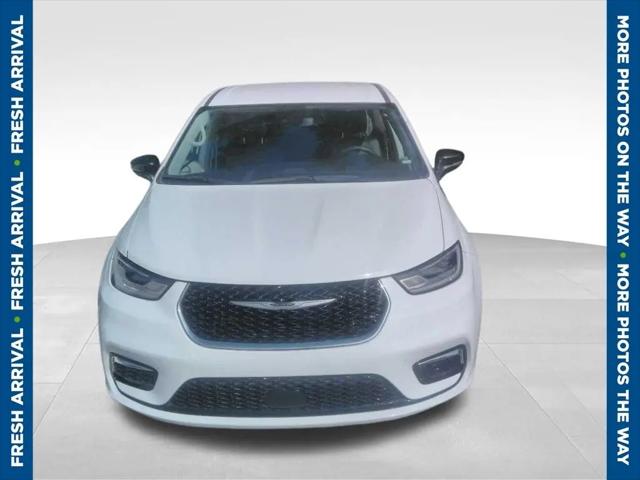 2024 Chrysler Pacifica Touring L for sale in Marion, IA
